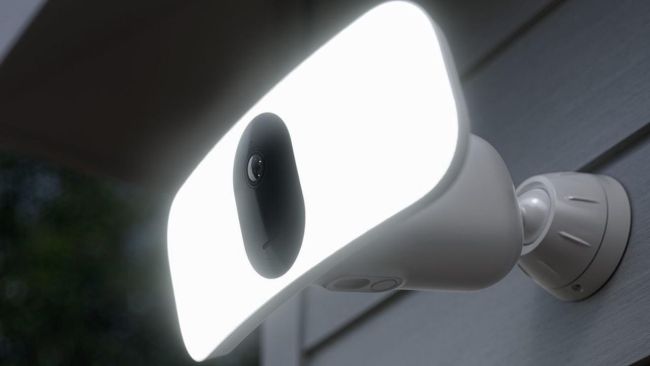 Arlo Pro 3 Floodlight Camera - DMS Smart